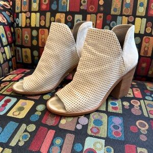Steve Madden Beige Perforated Peep-Toe Block Heel Booties